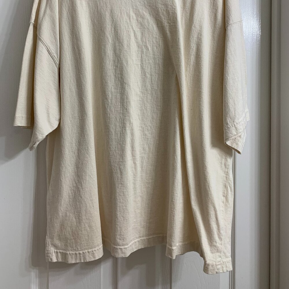 Venezia Women's Oatmeal Color T-Shirt, Size 26/28 - Picture 4 of 5